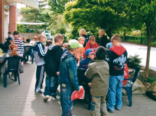 Klassen 3-4 der Grundschule Sdstadt Halle, hier in der Ferienanlage „Am Grenzbach“ Grokorgau, Klassenfahrt Dbener Heide 2008 – Bildergalerie Klassenfahrten von Jugendtours