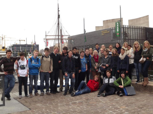 Klasse 10c der Janusz-Korczak-Realschule Schwalmtal, hier im Deutschen Auswandererhaus Bremerhaven, Klassenfahrt Butjadinger Kste 2012 – Bildergalerie Klassenfahrten von Jugendtours