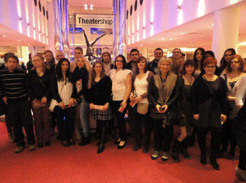 Schler:innen der Elisabeth-Selbert-Schule Lampertheim, hier im Stage Theater „Neue Flora“, Klassenfahrt Hamburg 2012 – Bildergalerie Klassenfahrten von Jugendtours