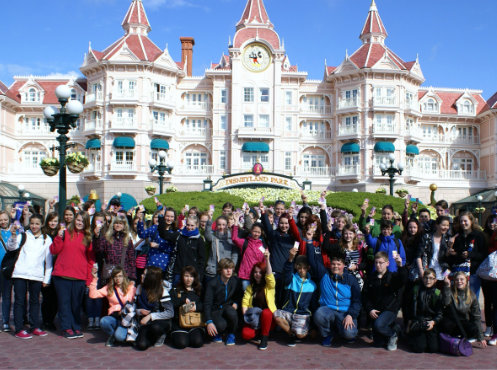 Schler:innen des Jugendweiheverein „Der Jugend eine Chance e.V.“ aus Nordthringen, hier im Disneyland Paris, Klassenfahrt Paris 2013 – Bildergalerie Klassenfahrten von Jugendtours