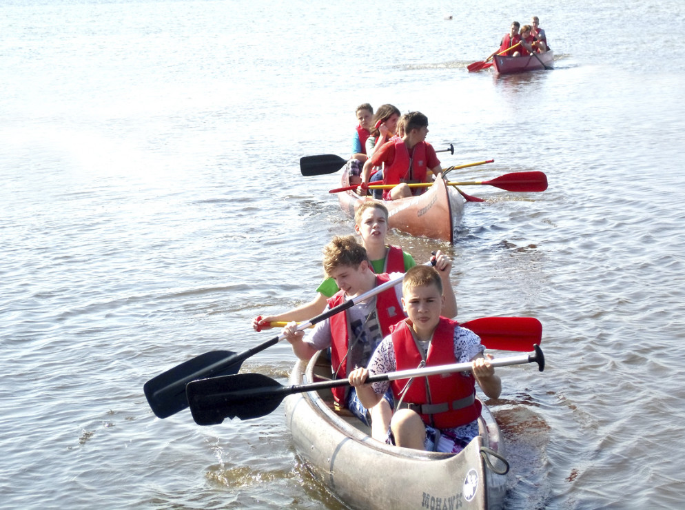 Klasse 8 der Sekundarschule Halle-Sd, hier beim Paddeln auf der Ostsee, Klassenfahrt Rgen 2014 – Bildergalerie Klassenfahrten von Jugendtours