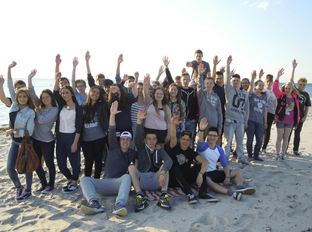 Abschlussklassen der Hauptschule am Niersenberg Kamp-Lintfort, hier am Ostseestrand, Klassenfahrt Weissenhuser Strand 2014 – Bildergalerie Klassenfahrten von Jugendtours