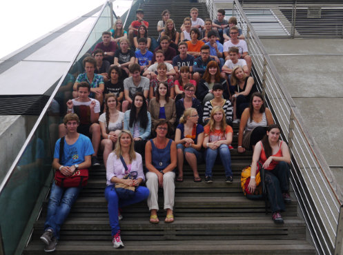 Klasse 10 des Schiller-Gymnasium Bautzen, hier am Dockland, Klassenfahrt Hamburg 2014 – Bildergalerie Klassenfahrten von Jugendtours