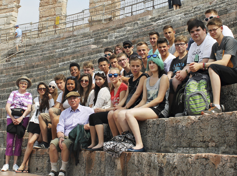 Klasse 10Ra der Adolf-Reichwein-Schule in Rodenbach bei Hanau, hier in der Arena von Verona, Klassenfahrt Gardasee 2014 – Bildergalerie Klassenfahrten von Jugendtours