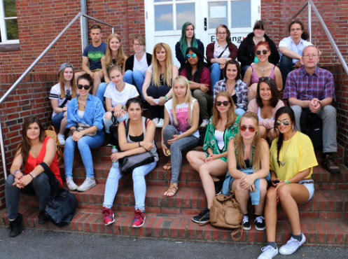 Klasse 12 der Carl-Burger Schule Mayen, hier am a&o Hamburg Hauptbahnhof, Klassenfahrt Hamburg 2015 – Bildergalerie Klassenfahrten von Jugendtours