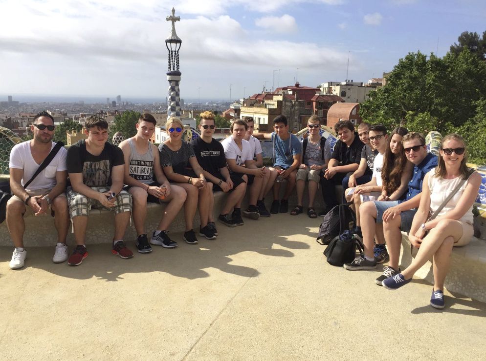 Klasse 10 der Marianne-Frostig-Schule Offenbach am Main, hier im Park Gell, Klassenfahrt Barcelona 2016 – Bildergalerie Klassenfahrten von Jugendtours