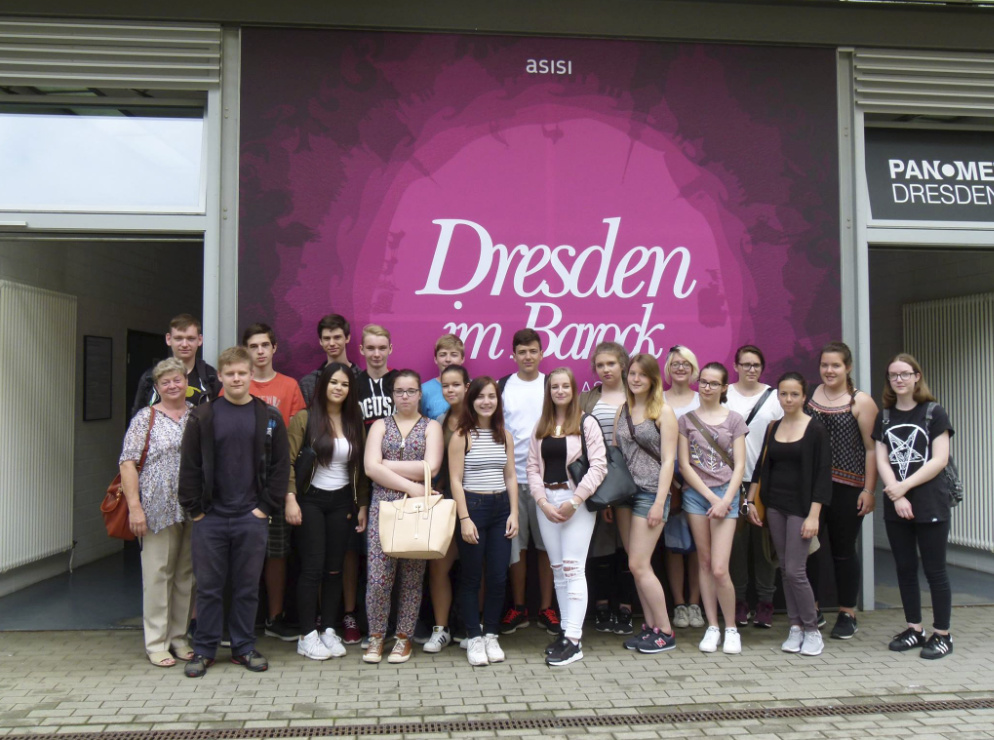 Klasse 9b der Sekundarschule „Am Schwanenteich“ Zeitz, hier beim Besuch von „Dresden im Barock“ im Asisi Panometer, Klassenfahrt Dresden 2016 – Bildergalerie Klassenfahrten von Jugendtours