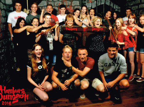 Klasse 10 der Kooperativen Gesamtschule „Ulrich von Hutten“ Halle, hier beim Besuch des Hamburg Dungeon, Klassenfahrt Hamburg 2016 – Bildergalerie Klassenfahrten von Jugendtours