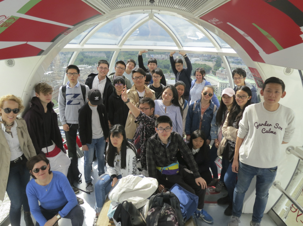 Klasse 10 des Max-Rill-Gymnasium Reichersbeuern, hier am „London Eye“, Klassenfahrt London 2017 – Bildergalerie Klassenfahrten von Jugendtours