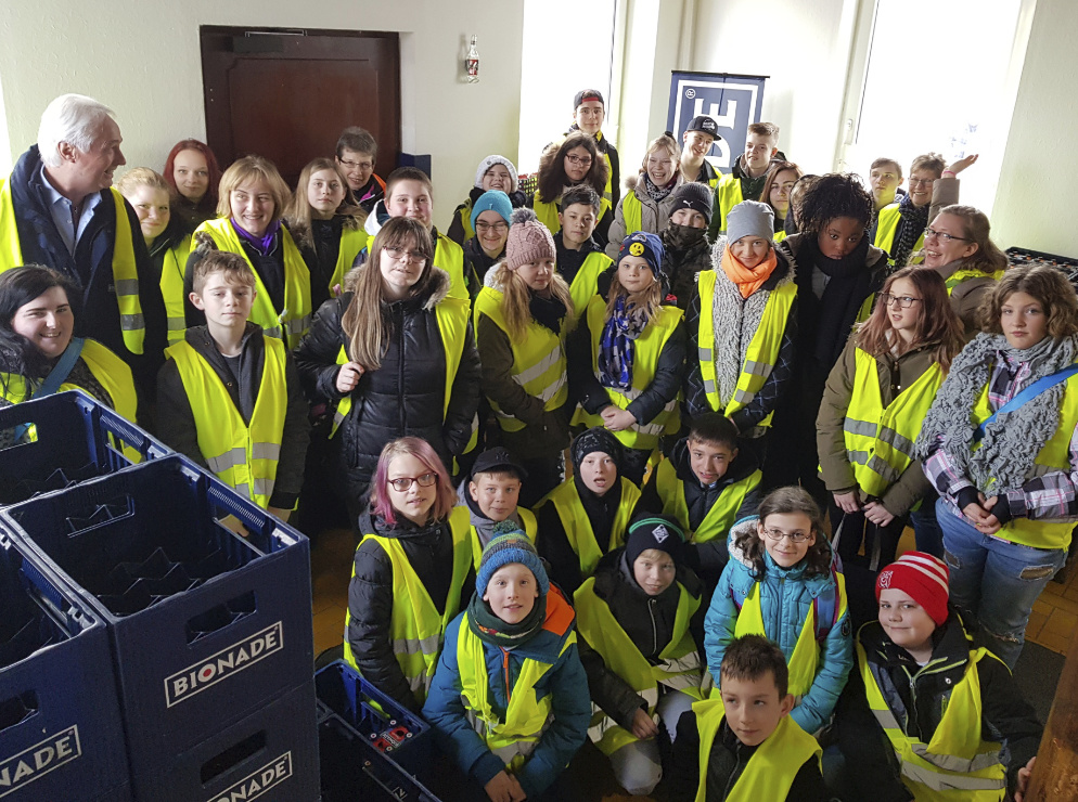 Klassen 5-9 der Pestalozzischule Halle, hier bei einer Schulklassenfhrung in Ostheim, Klassenfahrt Rhn 2018 – Bildergalerie Klassenfahrten von Jugendtours