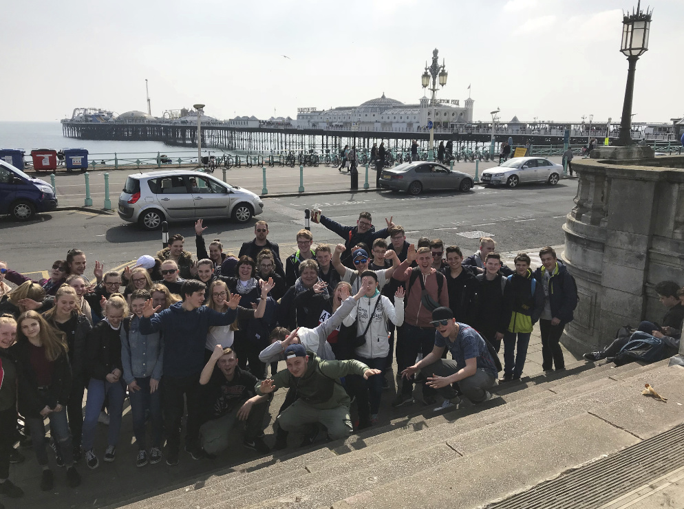 Klasse 9 der Robert-Härtwig-Schule Oschatz, hier am Brighton Pier in Brighton, Klassenfahrt Hastings 2018 – Bildergalerie Klassenfahrten von Jugendtours
