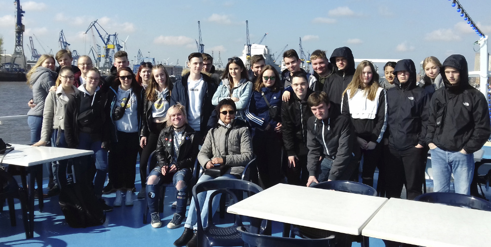 Klasse 10 der Oberschule Markranstädt, hier während des Tagesausflugs nach Hamburg, Klassenfahrt Weissenhäuser Strand 2019 – Bildergalerie Klassenfahrten von Jugendtours