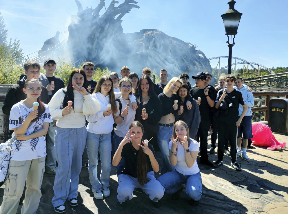 Klasse 9 der Integrierten Gesamtschule „Regine Hildebrandt“ Magdeburg, Schulwandertag Heide Park Soltau 2025 – Bildergalerie Klassenfahrten von Jugendtours