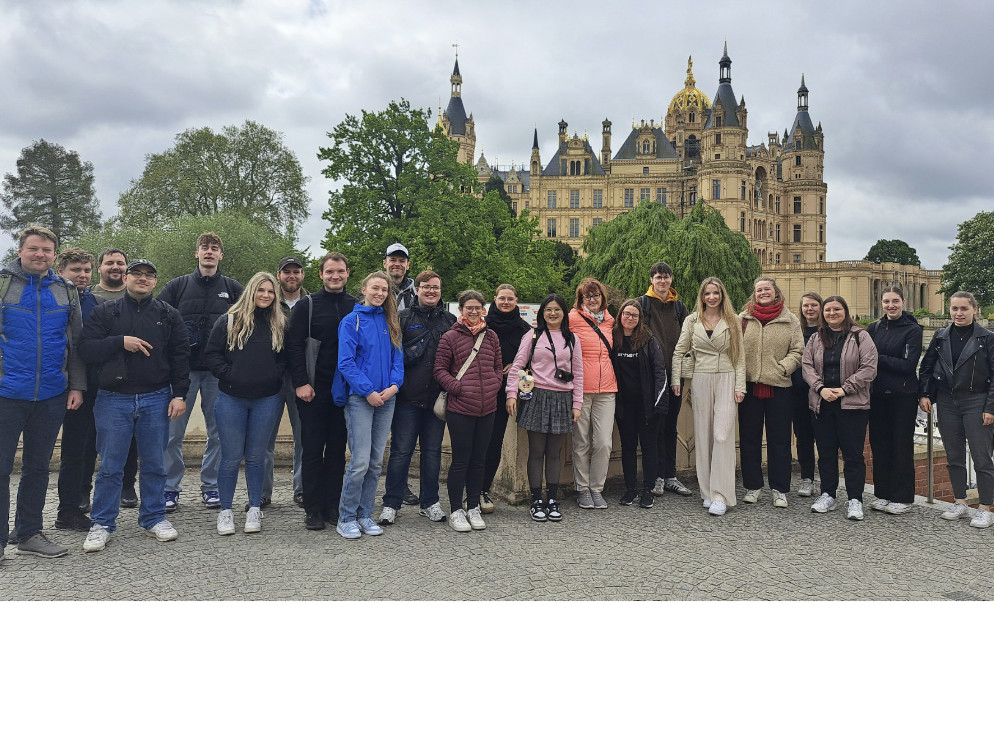 Klasse 13 des Beruflichen Schulzentrums Leipzig, KLassenfahrt Ferienpark Linstow und Ostseebad Warnemnde 2025 – Bildergalerie Klassenfahrten von Jugendtours