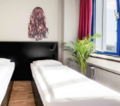 Generator Berlin Prenzlauer Berg mit Etagen-DU/WC Unterkunftsbild 2 – Klassenfahrt Berlin von Jugendtours