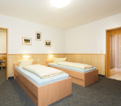 Sportpark Rabenberg Unterkunftsbild 1 – Klassenfahrt Sportpark Rabenberg - Breitenbrunn von Jugendtours