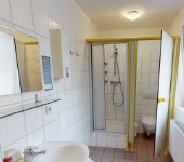 KiEZ Ferienpark Feuerkuppe - Wohnb. I Unterkunftsbild 2 – Klassenfahrt KiEZ Feuerkuppe Strauberg von Jugendtours