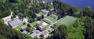 KiEZ Am Filzteich Schneeberg (Kategorie 1) Auenansicht – Klassenfahrt KiEZ Am Filzteich Schneeberg von Jugendtours