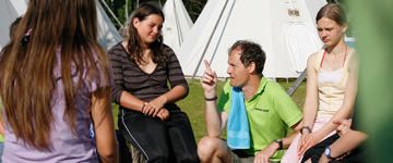 Tropical Islands (Tipis auf dem Campingplatz) Auenansicht – Klassenfahrt Tropical Islands von Jugendtours