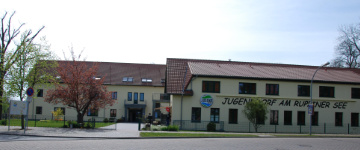 Jugenddorf am Ruppiner See Auenansicht – Klassenfahrt Jugenddorf Ruppiner See von Jugendtours