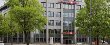 MEININGER Hotel Mnchen Olympiapark Auenansicht – Klassenfahrt Mnchen von Jugendtours