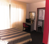 Kategorie ***Hotels in Sirmione oder Peschiera del Garda, z.B. ***Azurra oder Melograno Unterkunftsbild 1 – Klassenfahrt Sdufer Gardasee von Jugendtours