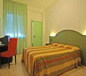 ***Hotels Versiliakste, z.B. ***Hotel Sirena Lido di Camaiore Unterkunftsbild 4 – Klassenfahrt Versiliakste von Jugendtours