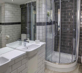 Kategorie zentrumsnahe **Hotels, z.B. **Best Western London Queens Crystal Palace Hotel Unterkunftsbild 2 – Klassenfahrt London von Jugendtours