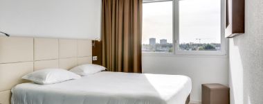 ***balladins Caen Memorial Innenansicht – Klassenfahrt Normandie von Jugendtours