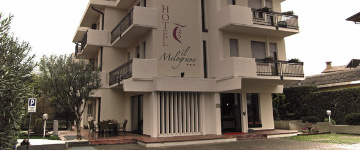 Kategorie ***Hotels in Sirmione oder Peschiera del Garda, z.B. ***Azurra oder Melograno Auenansicht – Klassenfahrt Sdufer Gardasee von Jugendtours