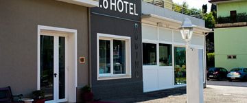 Kategorie ***Hotels, z.B. ***Hotel Rubino Nago-Torbole Auenansicht – Klassenfahrt Nordufer Gardasee von Jugendtours