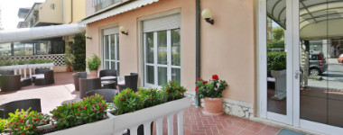 ***Hotels Versiliakste, z.B. ***Hotel Sirena Lido di Camaiore Innenansicht – Klassenfahrt Versiliakste von Jugendtours