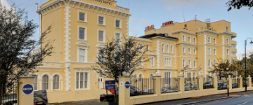 Kategorie zentrumsnahe **Hotels, z.B. **Best Western London Queens Crystal Palace Hotel Auenansicht – Klassenfahrt London von Jugendtours