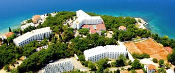 Insel Krk - Omisalj, **Dependancen Marina a Primorka Auenansicht – Klassenfahrt Kvarner Bucht von Jugendtours