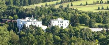 ****Hotel Golf Prag Auenansicht – Klassenfahrt Prag von Jugendtours