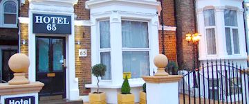 Kategorie **Hotels mit DU/WC im Zentrum, z.B. Hotel 65 London Auenansicht – Klassenfahrt London von Jugendtours