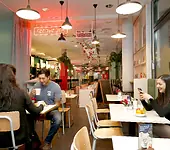 MEININGER Hotel Berlin Hauptbahnhof Unterkunftsbild  &ndash; Klassenfahrt Berlin von Jugendtours