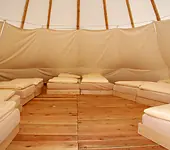 Tropical Islands (Tipis auf dem Campingplatz) Unterkunftsbild  &ndash; Klassenfahrt Tropical Islands von Jugendtours