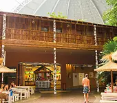 Tropical Islands (Tipis auf dem Campingplatz) Unterkunftsbild  &ndash; Klassenfahrt Tropical Islands von Jugendtours