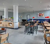MEININGER Hotel Amsterdam Amstelstation Unterkunftsbild  &ndash; Klassenfahrt Amsterdam von Jugendtours