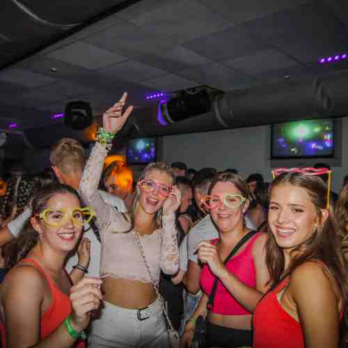 Neon Party im Life Club