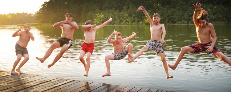 Adventure Camp Mecklenburg jetzt buchen! Adventure Camp Mecklenburg jetzt buchen!