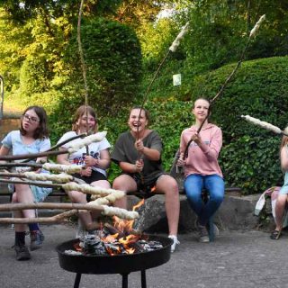 Stockbrot am Lagerfeuer